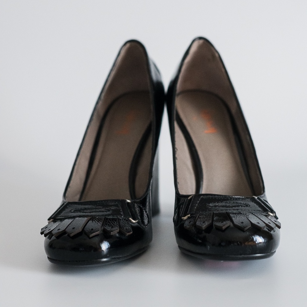 Preowned Levity Nicolo Patent Leather Black Block Heel Size 9 1/2